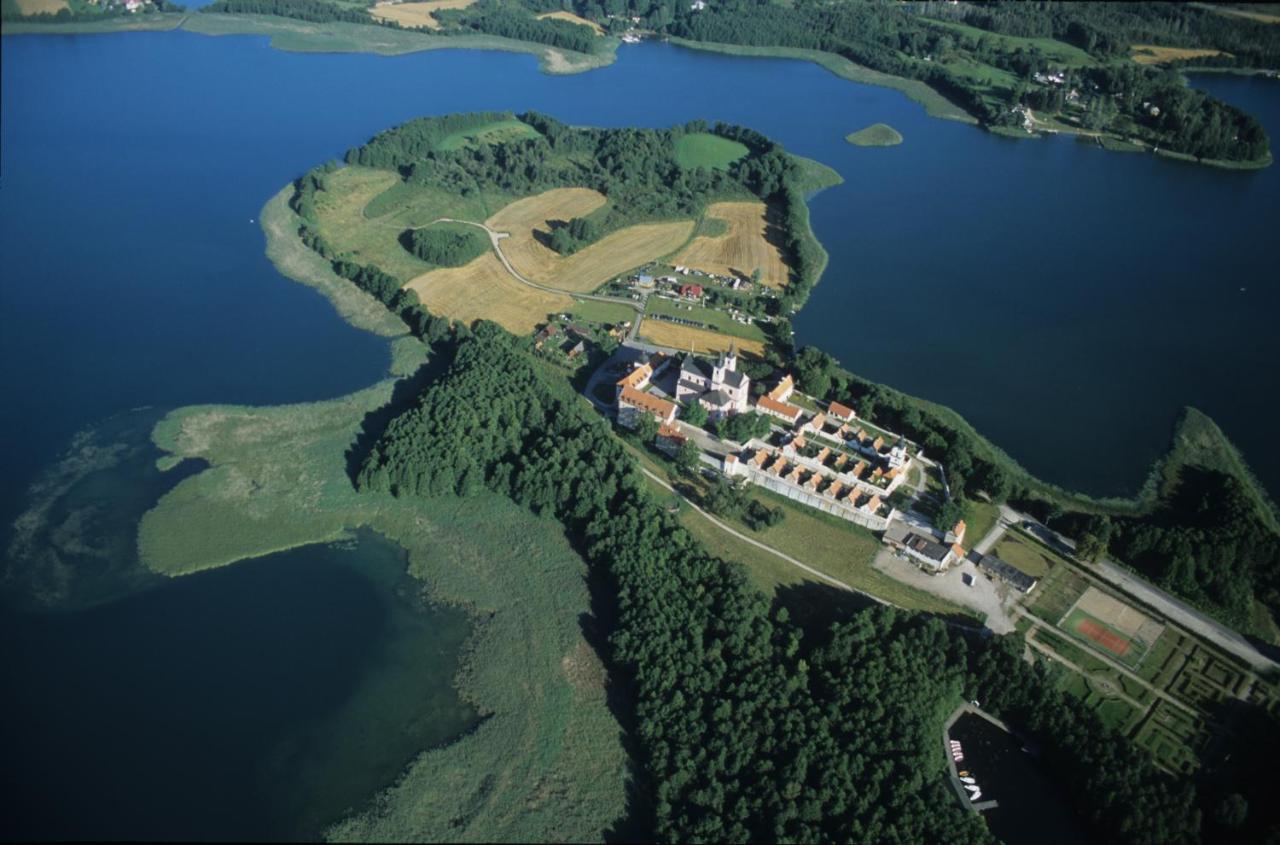 Pokamedulski Klasztor W Wigrach Wigry Buitenkant foto